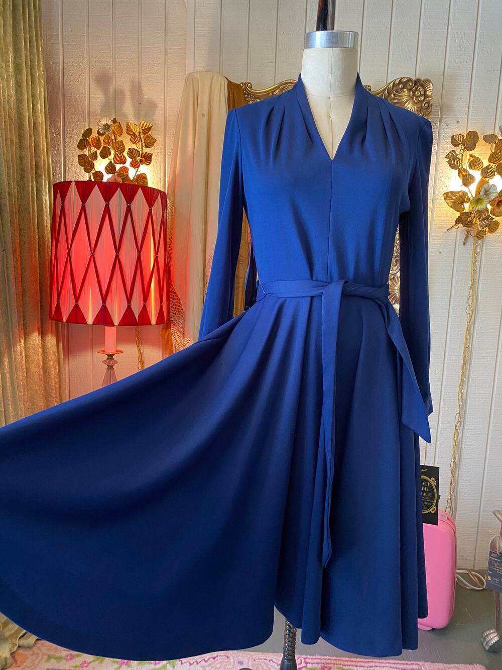 vintage 1970s navy blue fit and flare dress, 70s fashion, long sleeve full skirt
